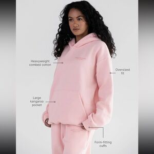 Like New Comfrt Bubblegum Pink Hoodie size Large